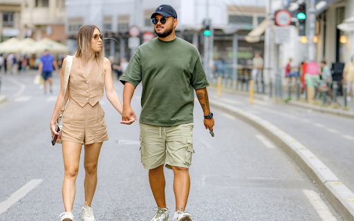 Couple walking on the street from Chrome web store to be run with OffiDocs Chromium online Couple walking on the street from Chrome web store to be run with OffiDocs Chromium online