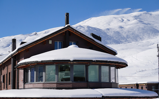 The roof is full of snow from Chrome web store to be run with OffiDocs Chromium online The roof is full of snow from Chrome web store to be run with OffiDocs Chromium online