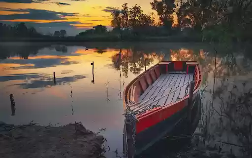 Small boat on the lake from Chrome web store to be run with OffiDocs Chromium online Small boat on the lake from Chrome web store to be run with OffiDocs Chromium online